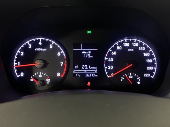 Hyundai Solaris II с пробегом 2017 года, цена 990 000 рублей, 136368 км, седан, Автокод Объявления