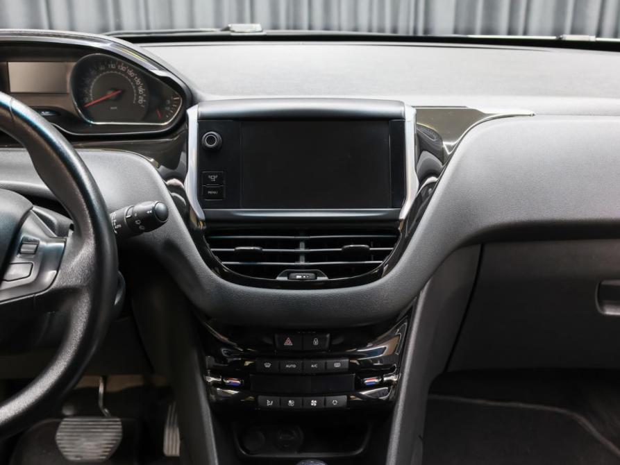 Peugeot 208 I Москва  - изображение 15
