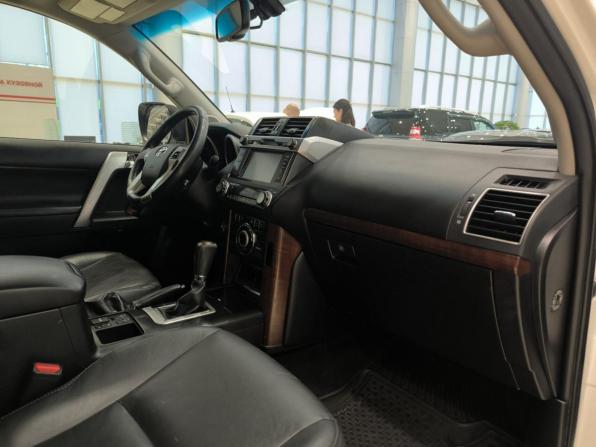 Toyota Land Cruiser Prado 150 Series Рестайлинг 1 с пробегом 2015 года, цена 2 850 000 рублей, 242136 км, внедорожник, Автокод Объявления