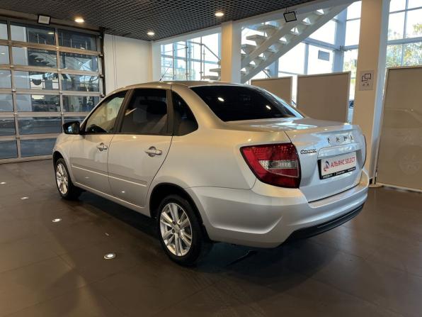 Lada (ВАЗ) Granta I Рестайлинг с пробегом 2024 года, цена 900 000 рублей, 31509 км, седан, Автокод Объявления
