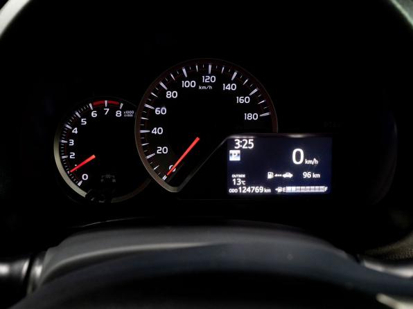 Toyota Vitz III (XP130) Рестайлинг с пробегом 2016 года, цена 950 000 рублей, 124770 км, хэтчбек, Автокод Объявления
