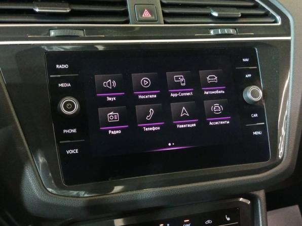 Volkswagen Tiguan II Рестайлинг с пробегом 2021 года, цена 2 800 000 рублей, 151222 км, внедорожник, Автокод Объявления