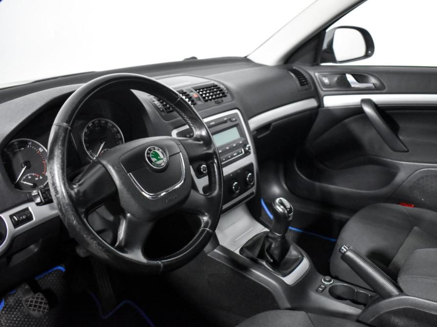 Skoda Octavia II (A5) Рестайлинг Санкт-Петербург  - изображение 10