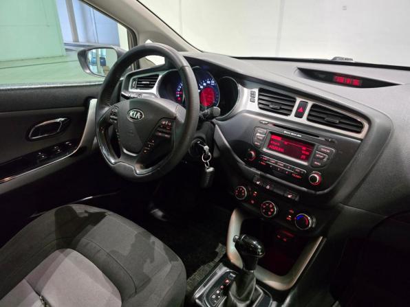 Kia Ceed II с пробегом 2012 года, цена 800 000 рублей, 229948 км, хэтчбек, Автокод Объявления