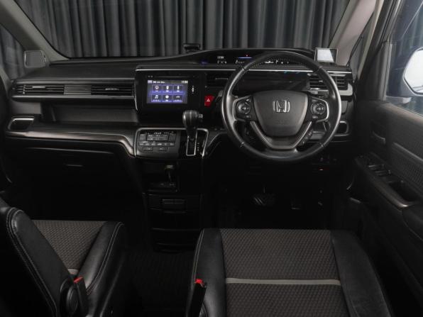 Honda Stepwgn V с пробегом 2016 года, цена 2 249 000 рублей, 189330 км, минивэн, Автокод Объявления