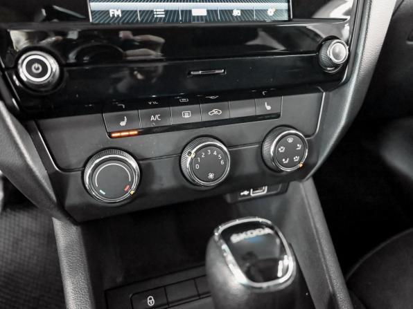 Skoda Octavia III (A7) Рестайлинг с пробегом 2019 года, цена 1 480 000 рублей, 171092 км, лифтбек, Автокод Объявления