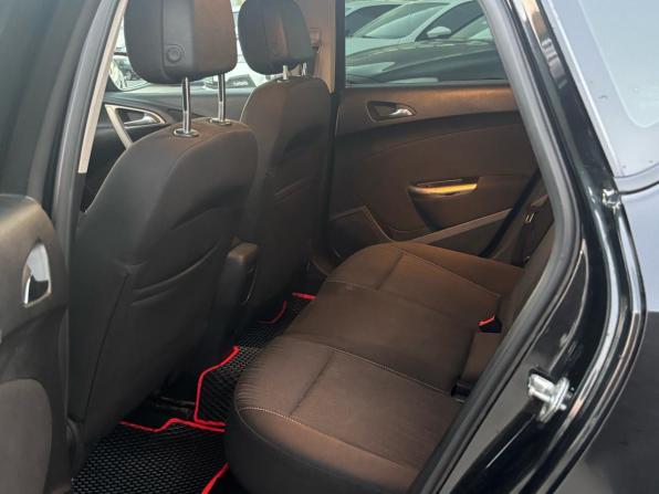 Opel Astra J с пробегом 2012 года, цена 725 000 рублей, 199275 км, хэтчбек, Автокод Объявления