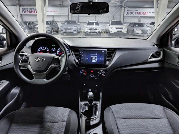 Hyundai Solaris II с пробегом 2019 года, цена 935 000 рублей, 154995 км, седан, Автокод Объявления