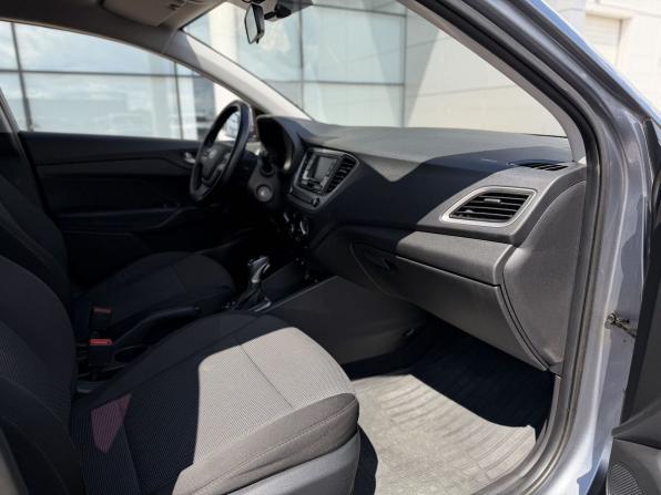Hyundai Solaris II с пробегом 2018 года, цена 975 000 рублей, 250000 км, седан, Автокод Объявления