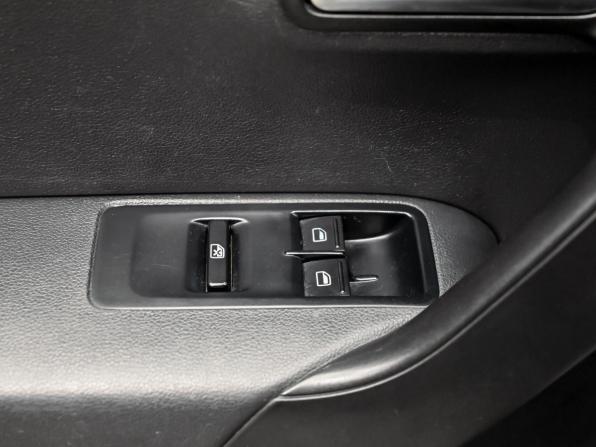 Volkswagen Polo V Рестайлинг с пробегом 2017 года, цена 800 000 рублей, 270113 км, седан, Автокод Объявления