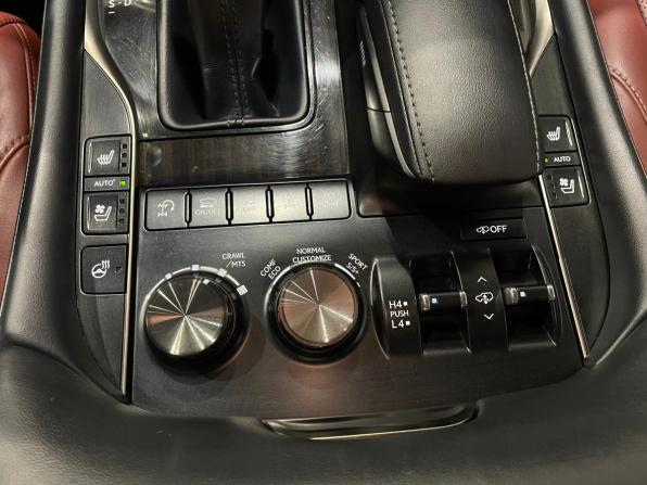 Lexus LX III Рестайлинг 2 с пробегом 2018 года, цена 7 349 000 рублей, 159350 км, внедорожник, Автокод Объявления
