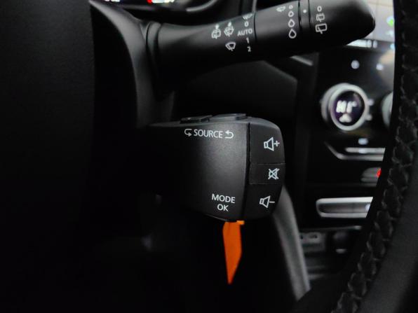 Renault Megane IV Рестайлинг с пробегом 2021 года, цена 1 599 000 рублей, 138238 км, универсал, Автокод Объявления