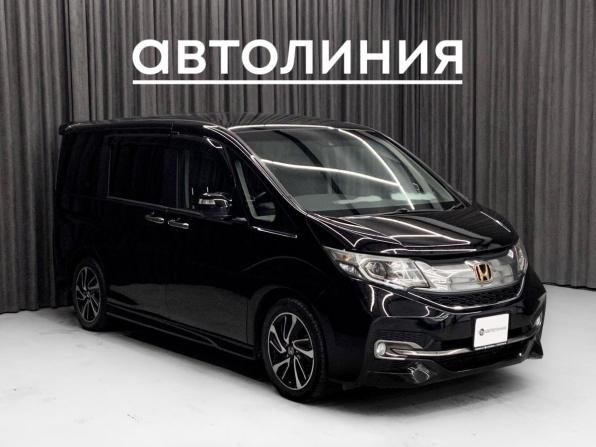 Honda Stepwgn V с пробегом 2016 года, цена 1 989 000 рублей, 105000 км, минивэн, Автокод Объявления