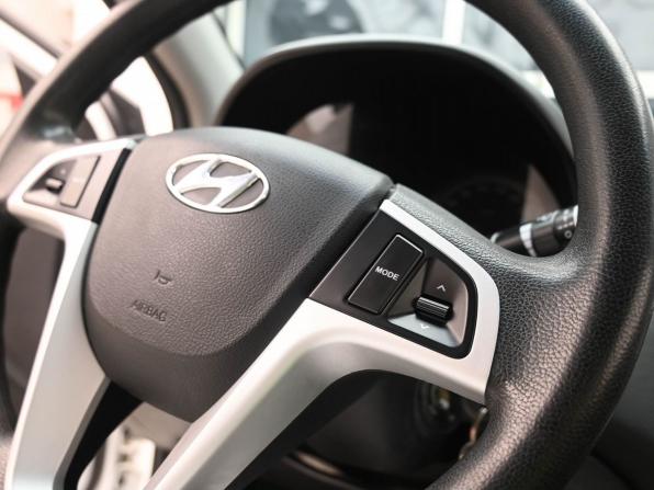Hyundai Solaris I Рестайлинг с пробегом 2015 года, цена 1 049 000 рублей, 81601 км, седан, Автокод Объявления