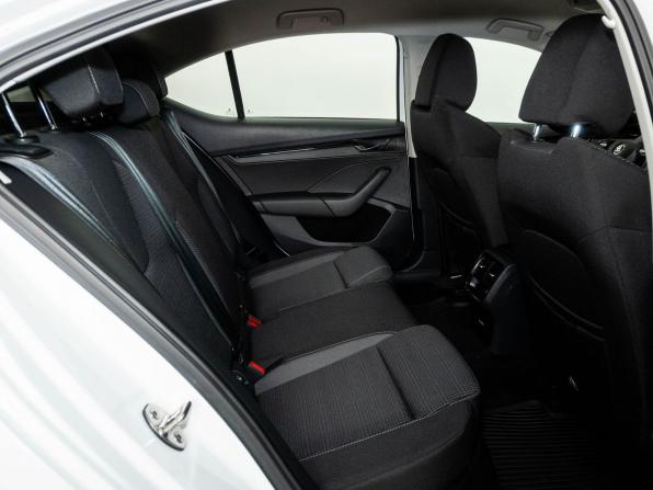 Skoda Octavia IV (A8) с пробегом 2021 года, цена 2 348 000 рублей, 63725 км, лифтбек, Автокод Объявления