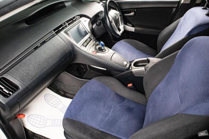Toyota Prius III Рестайлинг (XW30) с пробегом 2015 года, цена 1 519 000 рублей, 150611 км, лифтбек, Автокод Объявления