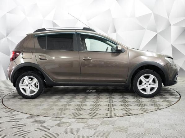 Renault Sandero II Рестайлинг с пробегом 2019 года, цена 1 150 000 рублей, 67000 км, хэтчбек, Автокод Объявления