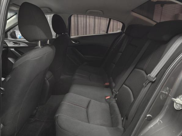 Mazda 3 III (BM) Рестайлинг с пробегом 2018 года, цена 1 349 000 рублей, 172000 км, седан, Автокод Объявления