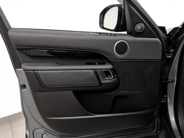 Land Rover Discovery V с пробегом 2018 года, цена 3 300 000 рублей, 182516 км, внедорожник, Автокод Объявления