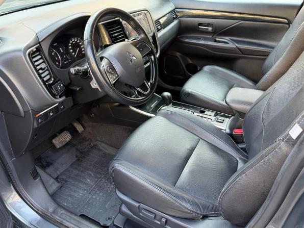 Mitsubishi Outlander III Рестайлинг 2 с пробегом 2018 года, цена 2 199 000 рублей, 107000 км, внедорожник, Автокод Объявления