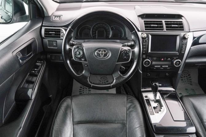 Toyota Camry VII (XV50) Рестайлинг с пробегом 2014 года, цена 1 649 000 рублей, 290000 км, седан, Автокод Объявления