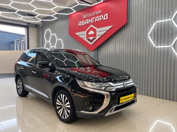 Mitsubishi Outlander III Рестайлинг 3 с пробегом 2019 года, цена 2 660 000 рублей, 68068 км, внедорожник, Автокод Объявления