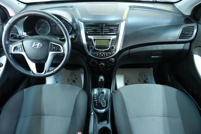 Hyundai Solaris I с пробегом 2013 года, цена 969 000 рублей, 153000 км, седан, Автокод Объявления