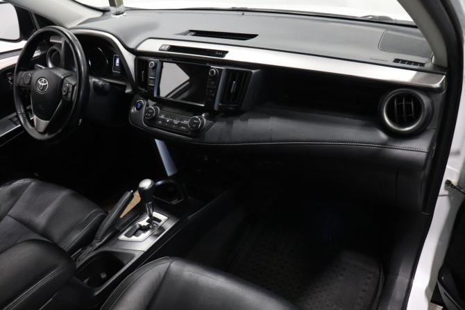 Toyota RAV4 IV (XA40) Рестайлинг с пробегом 2018 года, цена 2 505 000 рублей, 109872 км, внедорожник, Автокод Объявления