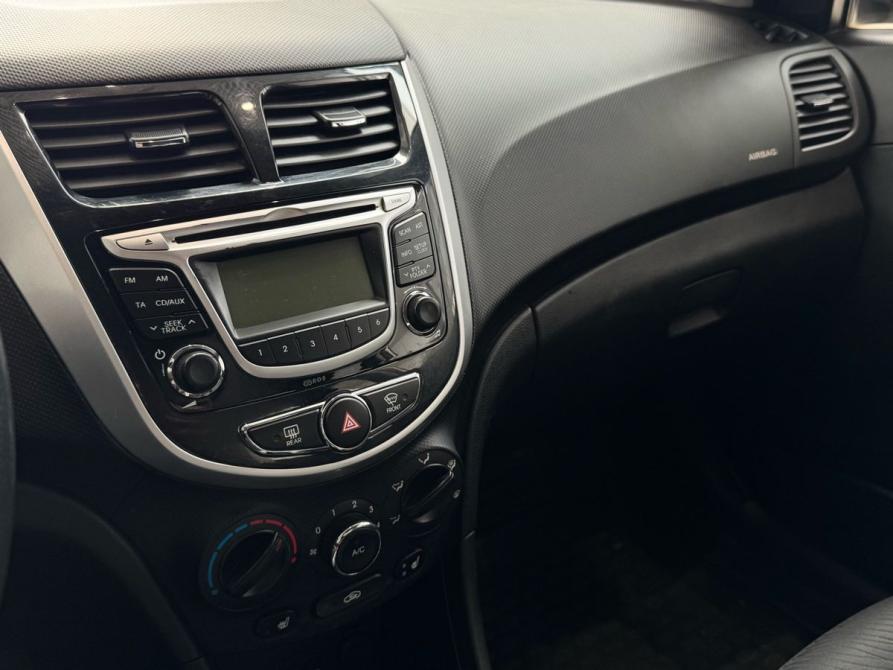 Hyundai Solaris I Санкт-Петербург  - изображение 22