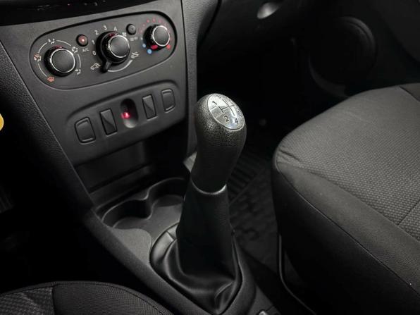 Renault Logan II Рестайлинг с пробегом 2019 года, цена 849 000 рублей, 119816 км, седан, Автокод Объявления