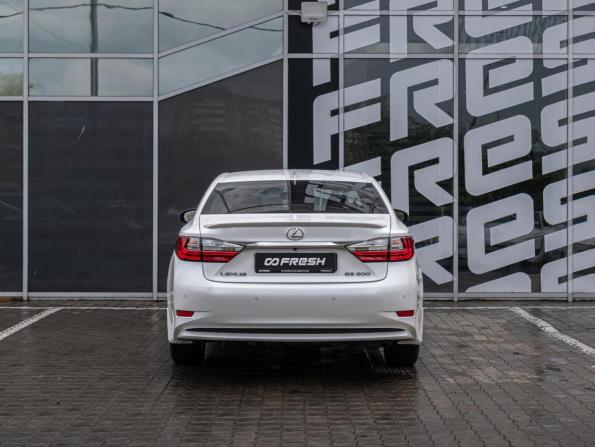 Lexus ES VI Рестайлинг с пробегом 2016 года, цена 3 280 000 рублей, 85740 км, седан, Автокод Объявления