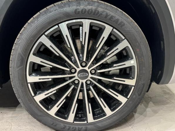 Geely Monjaro I Рестайлинг с пробегом 2026 года, цена 4 600 000 рублей, 7 км, внедорожник, Автокод Объявления