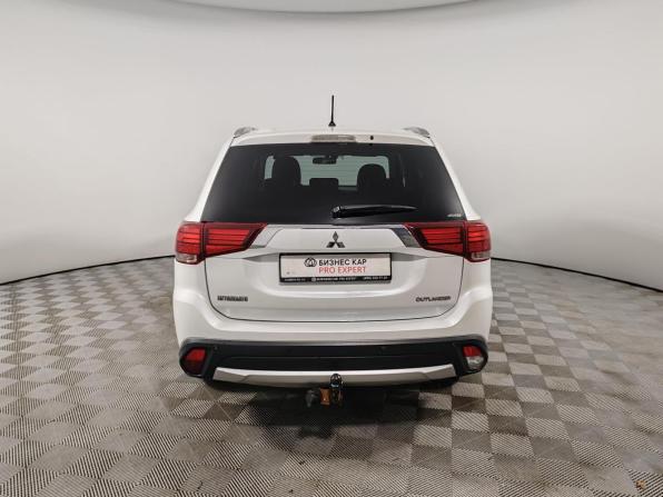 Mitsubishi Outlander III Рестайлинг 2 с пробегом 2015 года, цена 1 729 000 рублей, 174935 км, внедорожник, Автокод Объявления