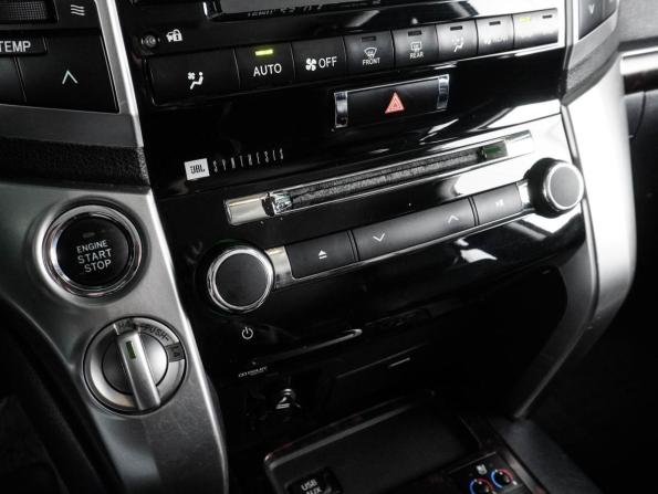 Toyota Land Cruiser 200 Series Рестайлинг 1 с пробегом 2015 года, цена 4 549 000 рублей, 247589 км, внедорожник, Автокод Объявления