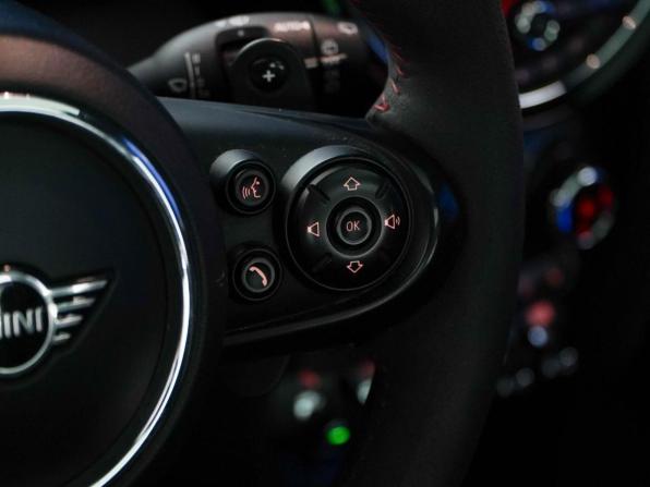 Mini Hatch III (F55/F56) Рестайлинг с пробегом 2019 года, цена 3 049 050 рублей, 119797 км, хэтчбек, Автокод Объявления