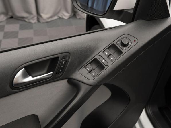 Volkswagen Tiguan I с пробегом 2010 года, цена 1 080 000 рублей, 130585 км, внедорожник, Автокод Объявления