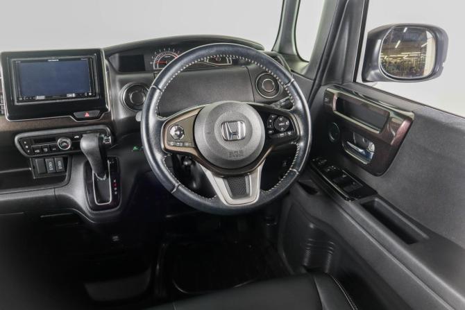 Honda N-BOX II с пробегом 2018 года, цена 1 039 000 рублей, 73580 км, микровэн, Автокод Объявления