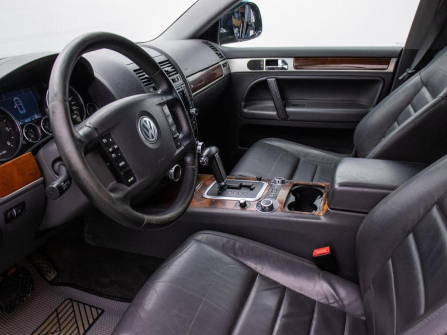 Volkswagen Touareg I Рестайлинг Москва  - изображение 11