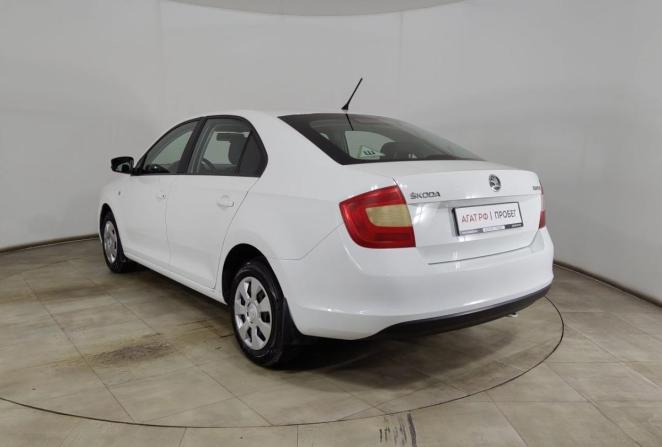 Skoda Rapid I с пробегом 2014 года, цена 715 000 рублей, 126600 км, лифтбек, Автокод Объявления