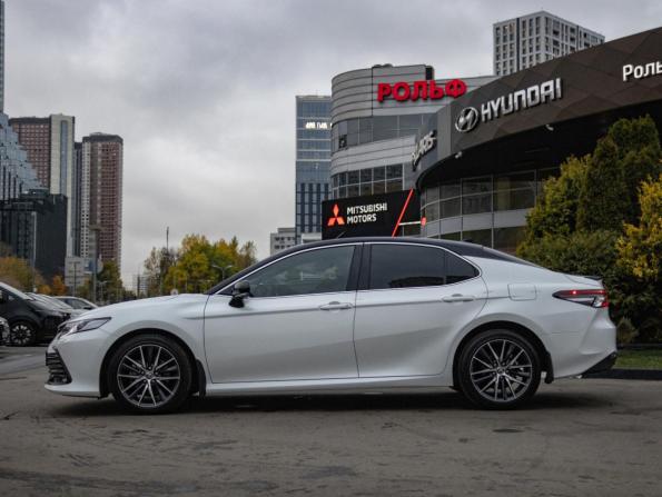 Toyota Camry VIII (XV70) Рестайлинг с пробегом 2021 года, цена 3 465 000 рублей, 25400 км, седан, Автокод Объявления