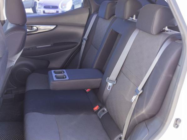 Nissan Qashqai II с пробегом 2016 года, цена 1 799 000 рублей, 141090 км, внедорожник, Автокод Объявления