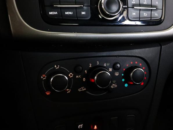 Renault Sandero II Рестайлинг с пробегом 2019 года, цена 1 149 000 рублей, 131000 км, хэтчбек, Автокод Объявления