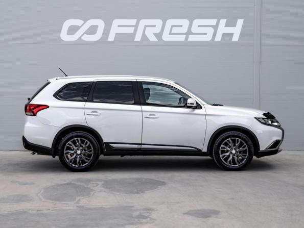 Mitsubishi Outlander III Рестайлинг 2 с пробегом 2015 года, цена 1 470 000 рублей, 242274 км, внедорожник, Автокод Объявления