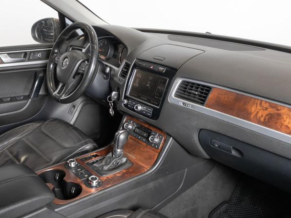Volkswagen Touareg II с пробегом 2011 года, цена 2 050 000 рублей, 319000 км, внедорожник, Автокод Объявления