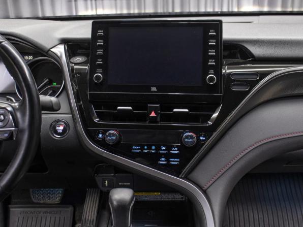 Toyota Camry VIII (XV70) Рестайлинг с пробегом 2021 года, цена 3 149 000 рублей, 161419 км, седан, Автокод Объявления