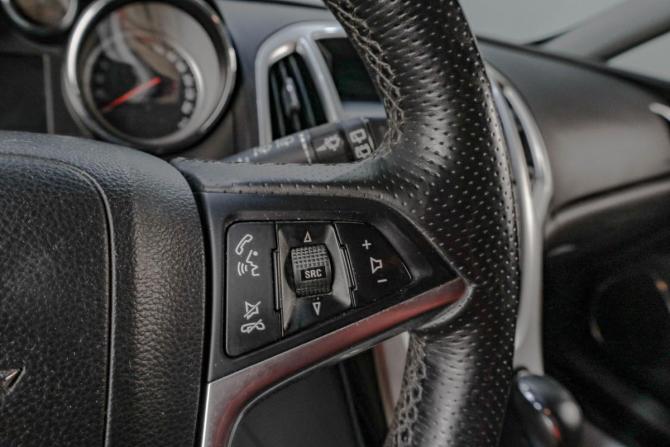 Opel Astra J Рестайлинг с пробегом 2013 года, цена 899 000 рублей, 164564 км, хэтчбек, Автокод Объявления
