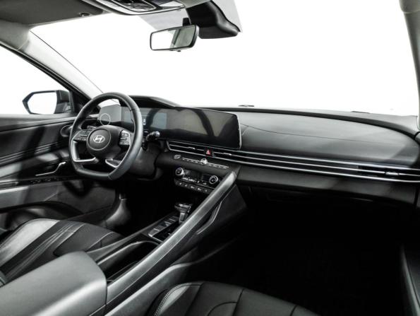 Hyundai Elantra VII (CN7) Рестайлинг с пробегом 2024 года, цена 2 399 700 рублей, 17853 км, седан, Автокод Объявления