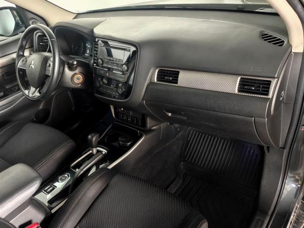 Mitsubishi Outlander III Рестайлинг 2 с пробегом 2017 года, цена 1 879 000 рублей, 129121 км, внедорожник, Автокод Объявления