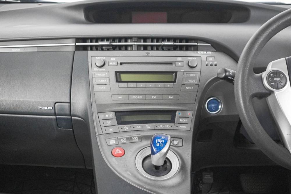 Toyota Prius III Рестайлинг (XW30) Кемерово  - изображение 17