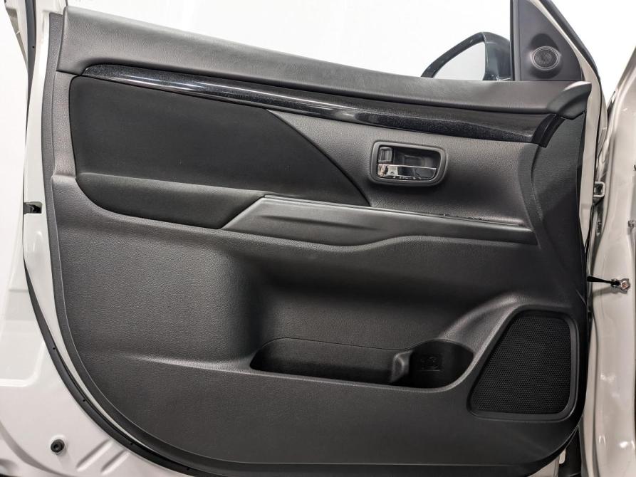Mitsubishi Outlander III Рестайлинг 3 Санкт-Петербург  - изображение 19